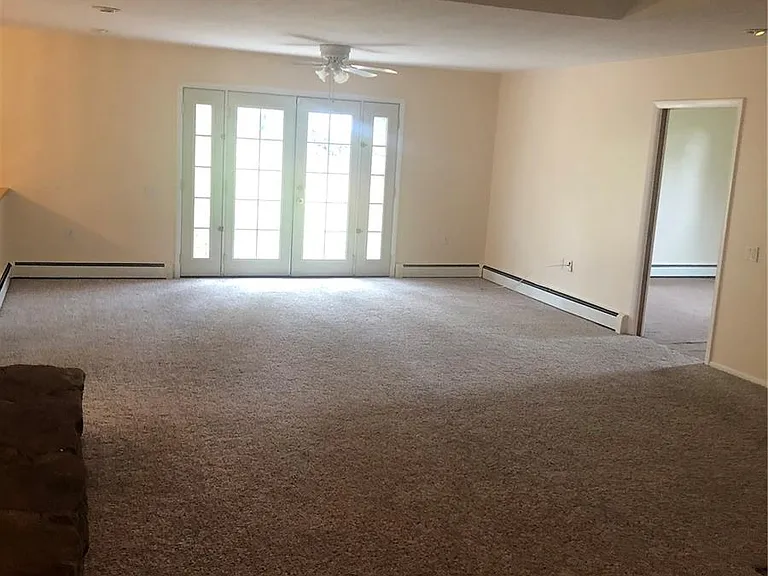 10989 Roseanna Dr — Photo 9