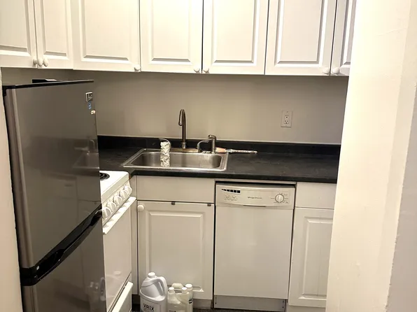 520 East 88th Street image 4 of 7