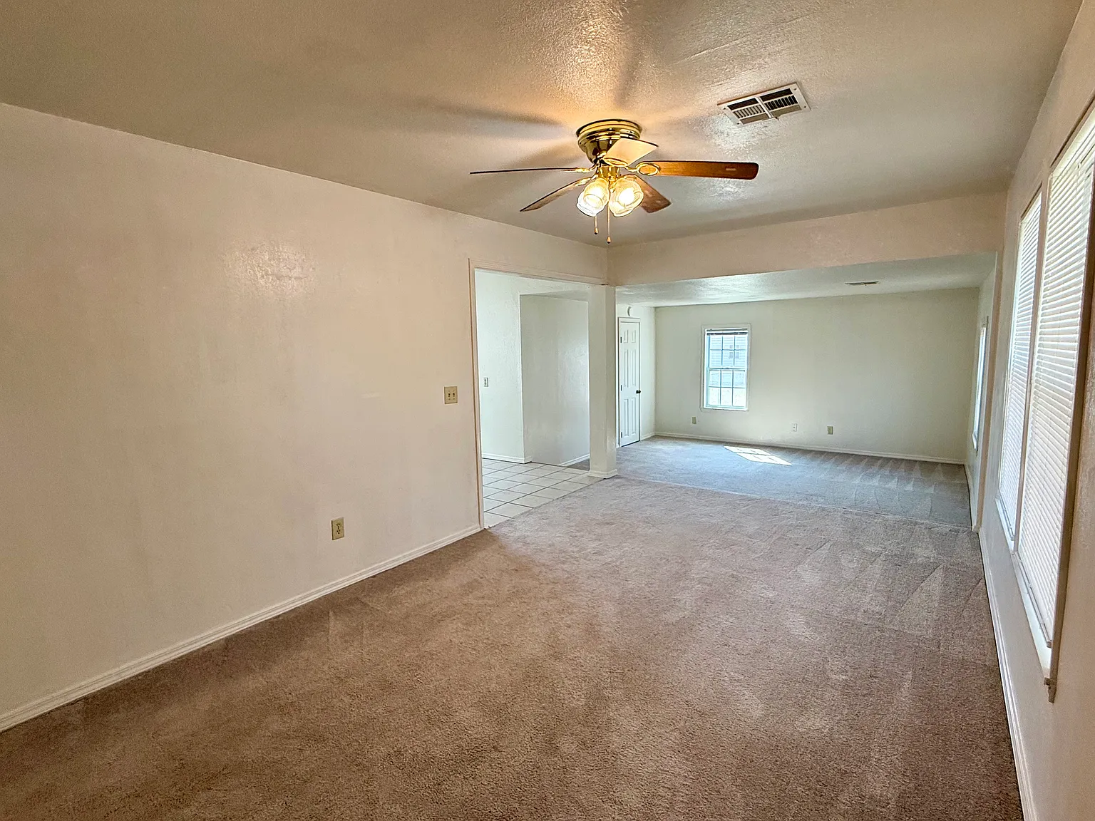 2 bed, 996 sqft, $950 — Photo 4