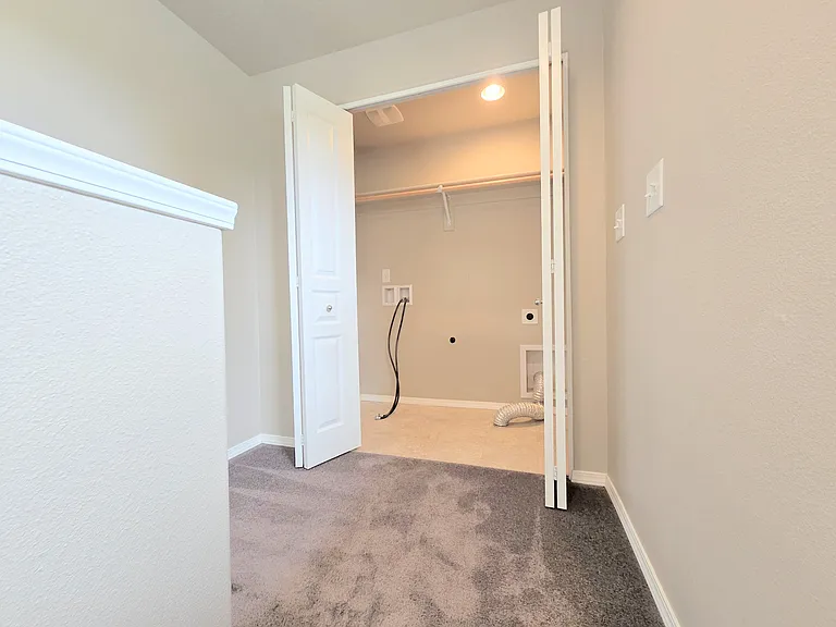 4946 Holly St — Photo 13