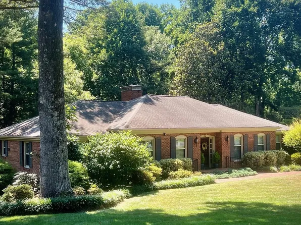 136 Mimosa Hills Dr, Morganton, NC 28655