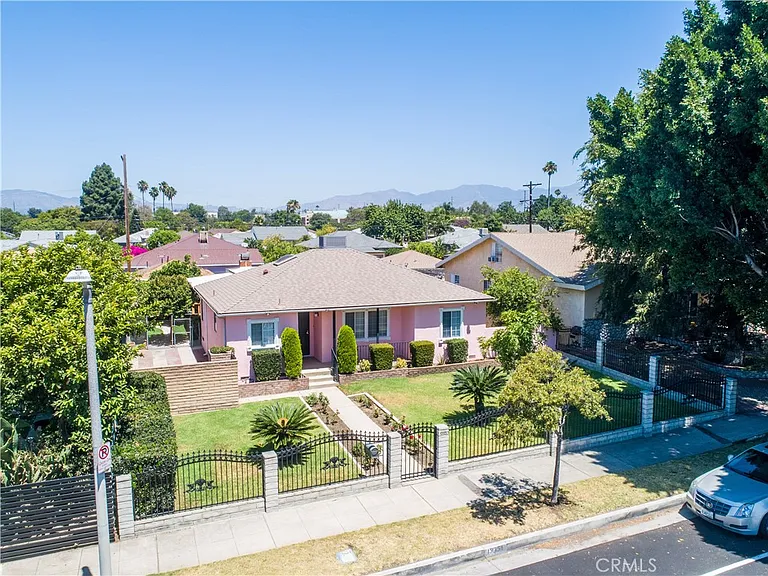 13951 Terra Bella St — Photo 30