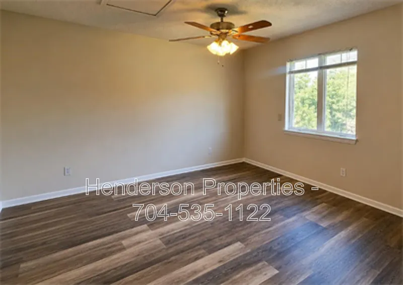 2 bed, 2.0 bath, 900 sqft, $1,350 — Photo 3