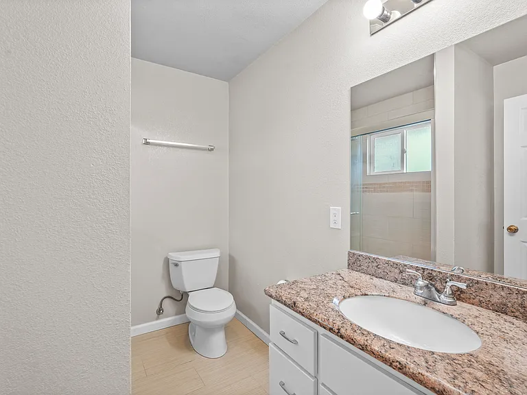 1200 Reeve St — Photo 10