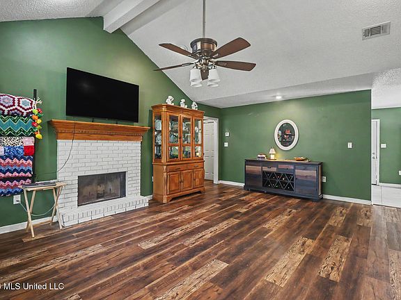 4th image of 10757 Linohau Way