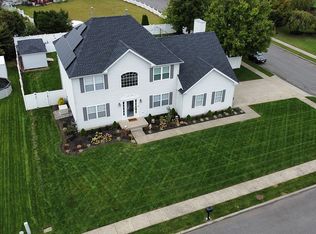 936 Honeysuckle Rd, Williamstown, NJ 08094