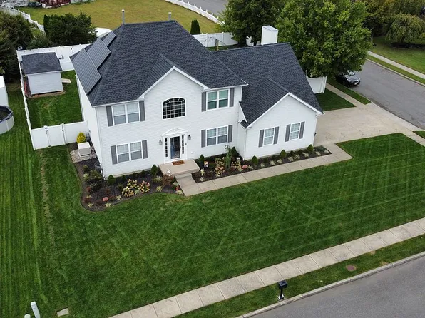 936 Honeysuckle Rd, Williamstown, NJ 08094