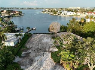 179 Bath Club Blvd N, North Redington Beach, FL 33708