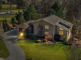 118 Woodside Dr, Mcmurray, PA