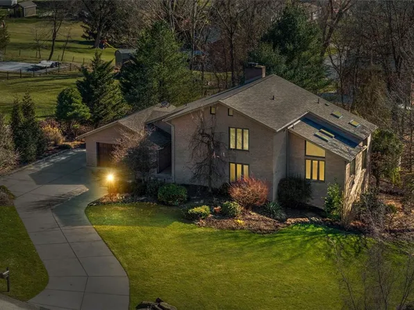 118 Woodside Dr, McMurray, PA 15317