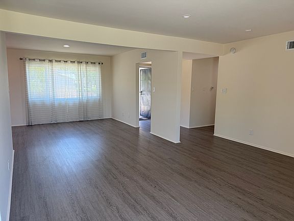 4th image of 4694 Walnut Ave