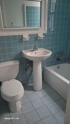 Rented by Chartwell Manhattan Realty | media 10