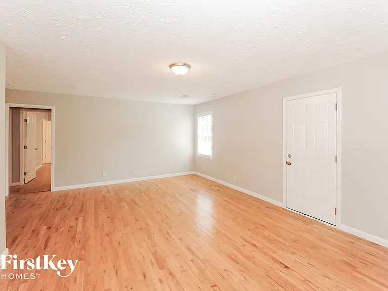 4945 Bent Creek Ct — Photo 7
