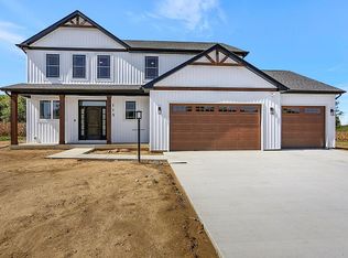 113 Shady Ln, Monticello, IL 61856