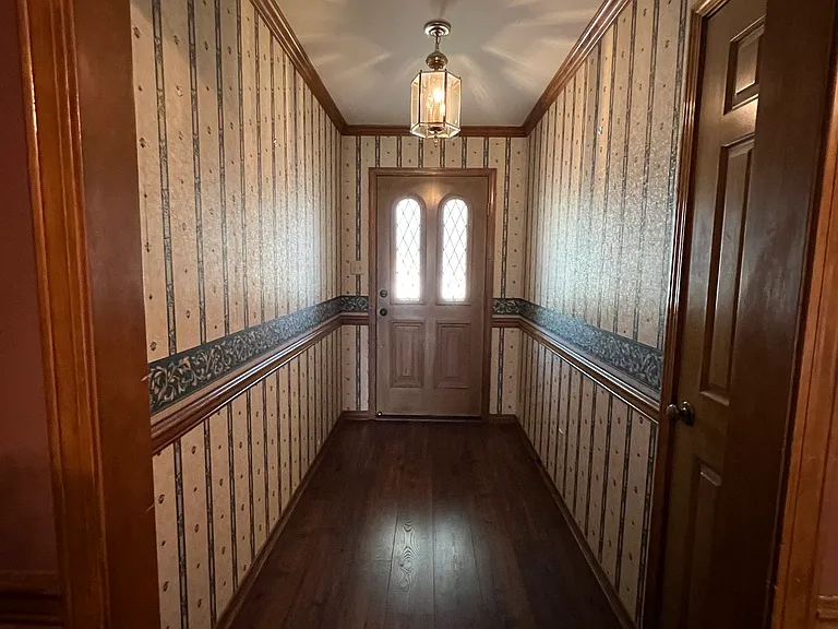1408 Edgemont Cir — Photo 13