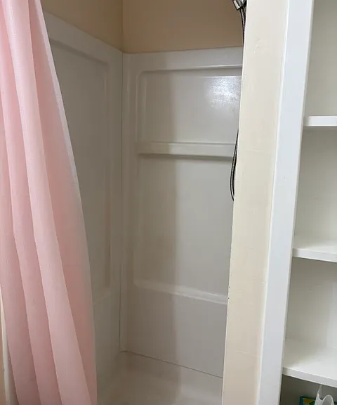 942 Cass Ave — Photo 3