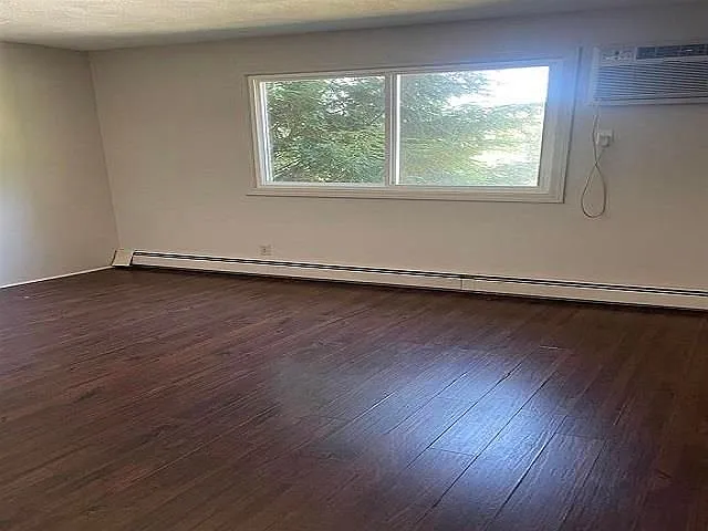 310 Brook Vlg #18 — Photo 13