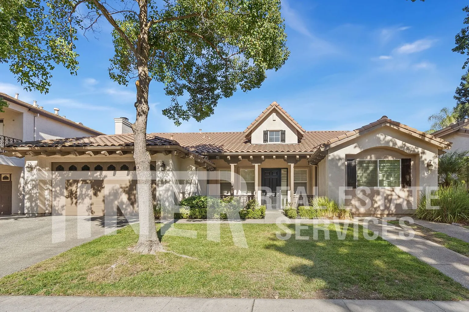 1841 Edgemore Ave photo 1