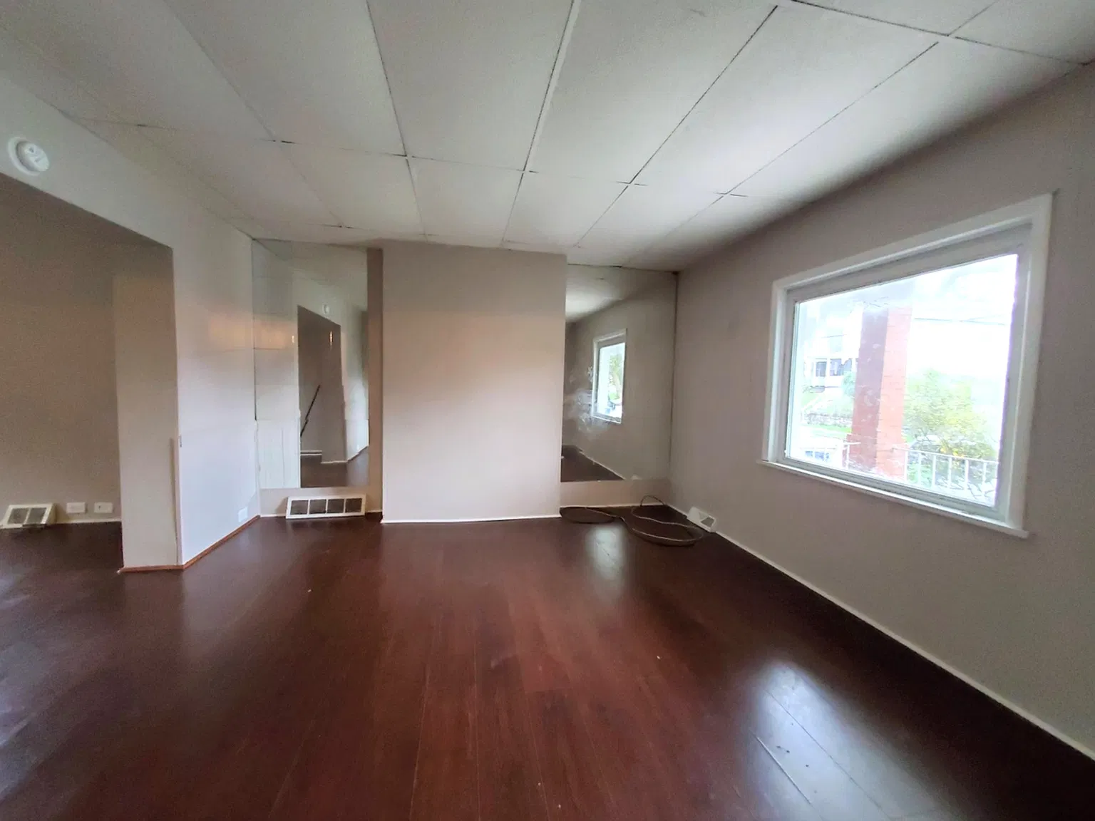 5 bed, 1944 sqft, $1,995 — Photo 4