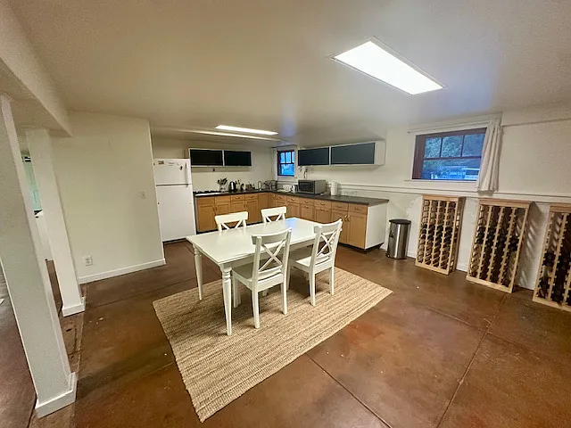 1 bed, 1000 sqft, $1,700 — Photo 1