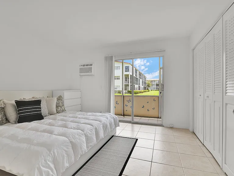 175 Fanshaw E — Photo 16