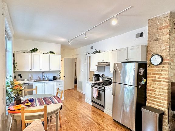 2nd image of 1846 W School St #1