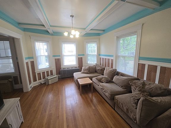 2nd image of 49 Parsons St #1