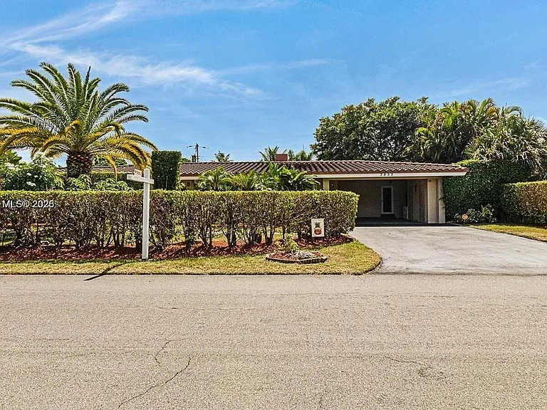 2632 NE 30th St #HOME — Photo 3