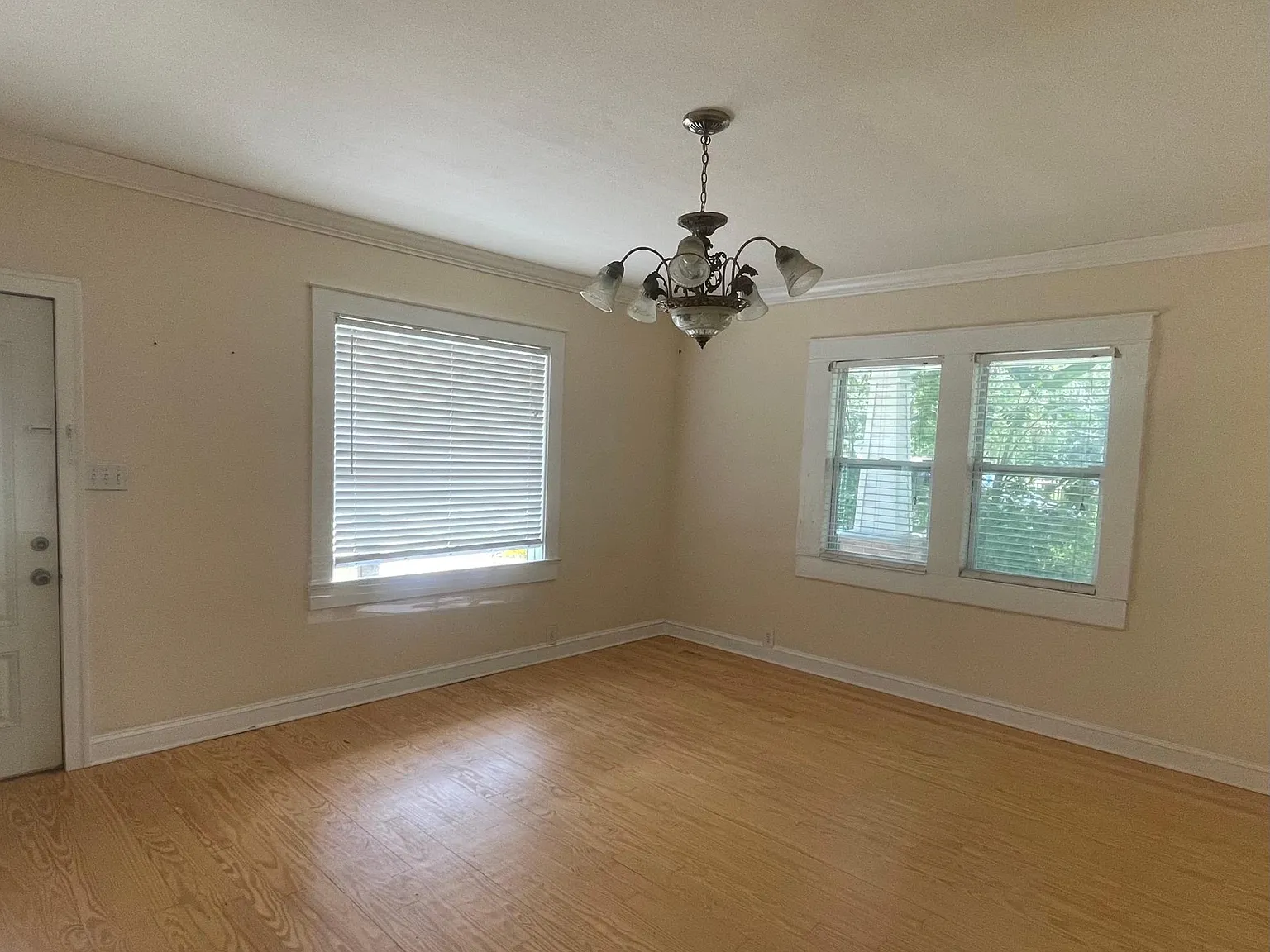 7210 N Duncan Ave — Photo 3
