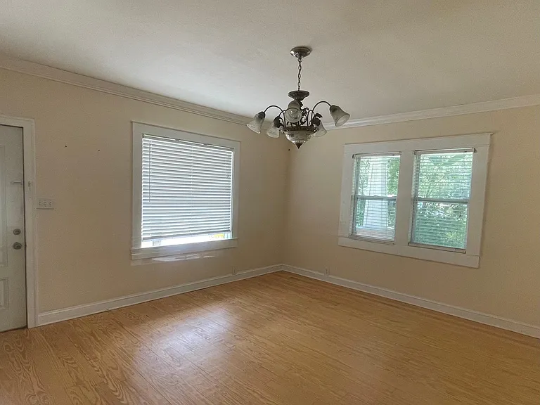 7210 N Duncan Ave — Photo 3