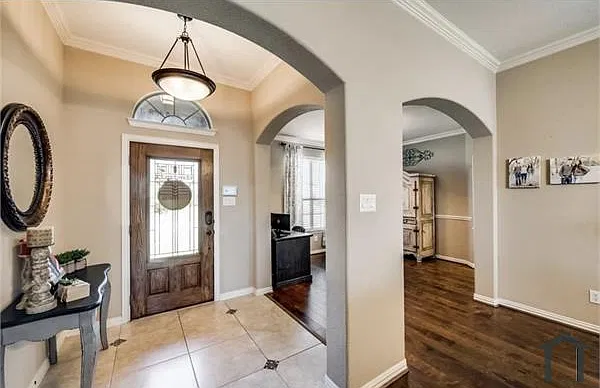 3 bed, 1726 sqft, $3,394 — Photo 4