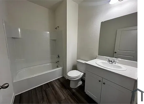 1230 Lambert Dr #L — Photo 19