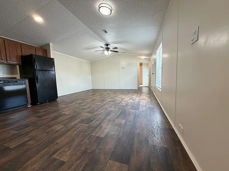 709 N Collins Fwy #129 — Photo 7
