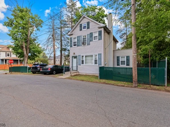 632 Millers Ln, Rahway City, NJ 07065