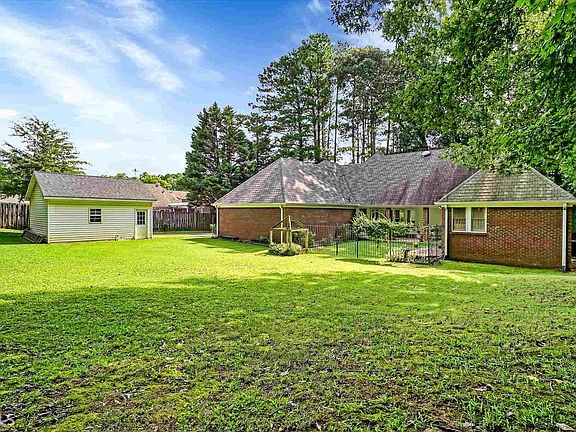 2nd image of 1503 Shoal Creek Dr SW