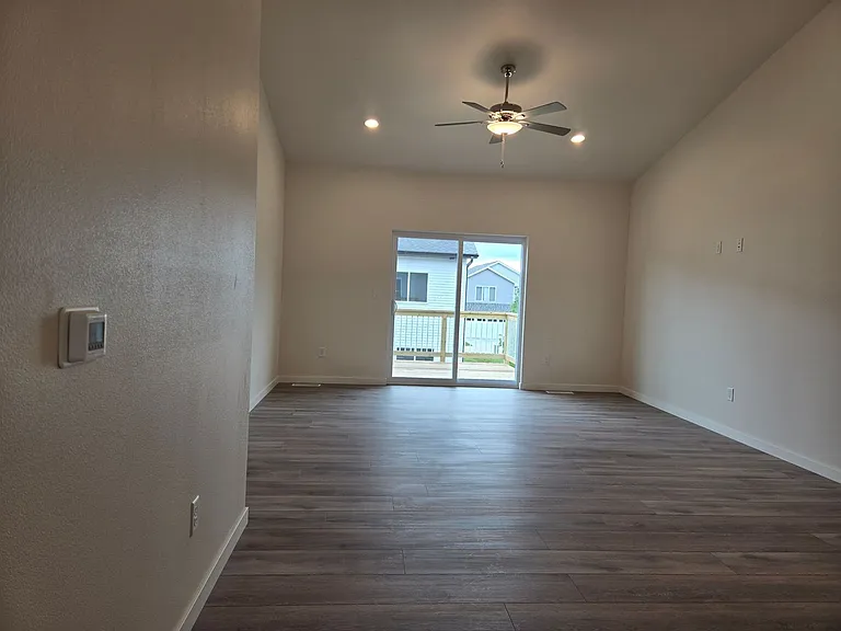 1609-1615-1654 Aspen Ct — Photo 12