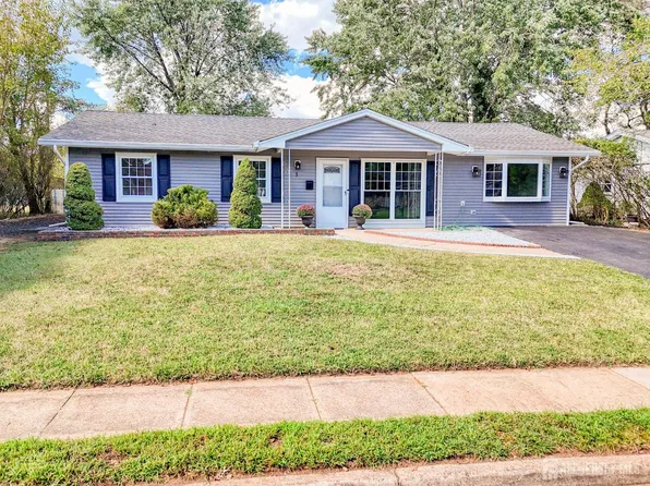 5 Norwood Ave, Monroe Township, NJ 08831