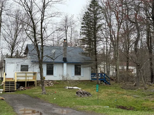 126 Feather Ln, Tobyhanna, PA 18466