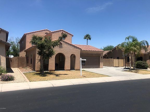 3rd image of 16028 W Custer Ln