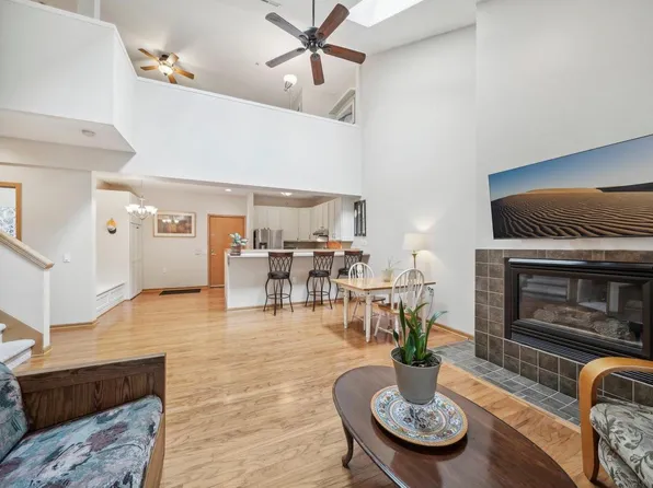 3010 Yarmouth Greenway Drive #207, Fitchburg, WI 53711