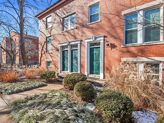 2nd image of 4375 Laclede Ave APT A