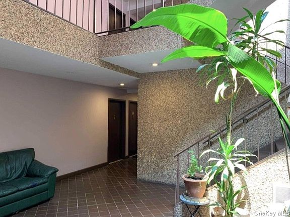 2nd image of 530 Hudson Ave APT A3