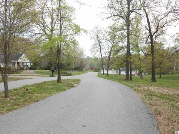 107 Kyabram Dr #107 & 109, Benton, KY 42025