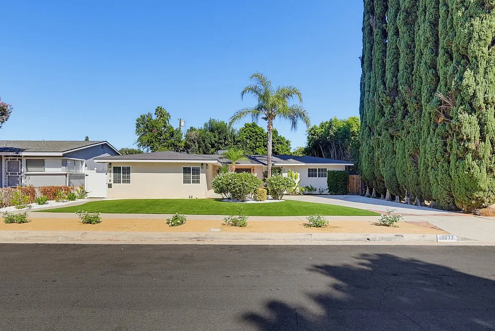 3 bed, 2.5 bath, 2202 sqft, $4,500 — Photo 1