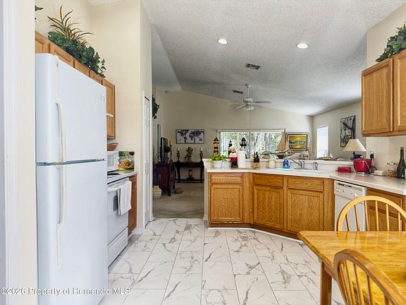 4th image of 259 Center Oak Cir
