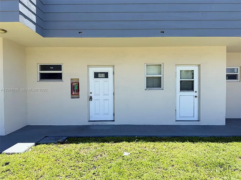 13215 NE 6th Ave #102 — Photo 2