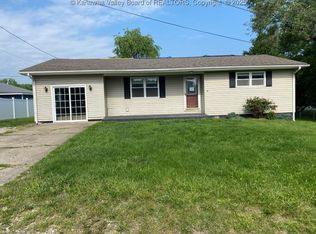 41 David Dr, Milton, WV 25541