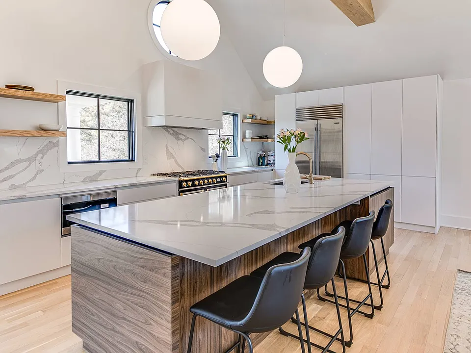 411 Elliston Way