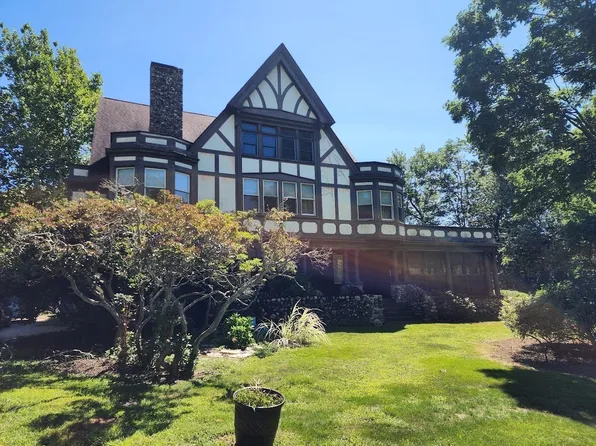 31 Buena Vista Plz, Springfield, MA 01108