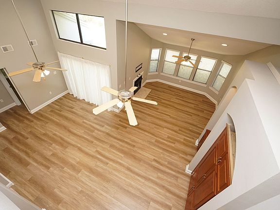 4th image of 104 Gleneagle Dr